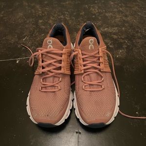 On Cloud Running shoes-sz 9